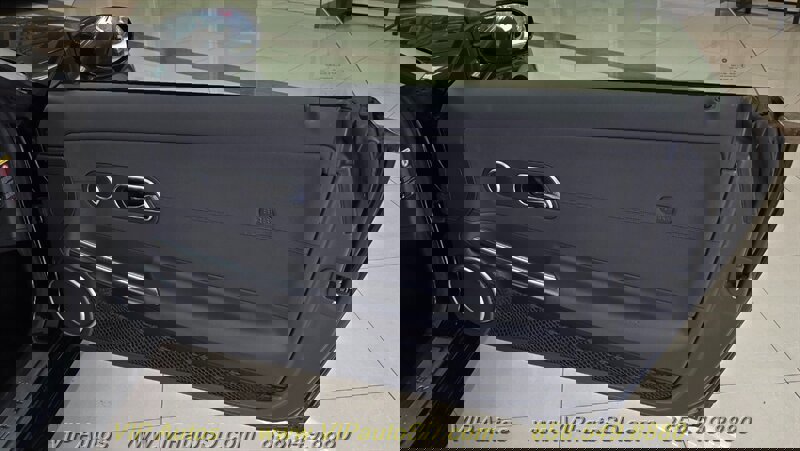 Used 2005 Chrysler Crossfire Limited image 9