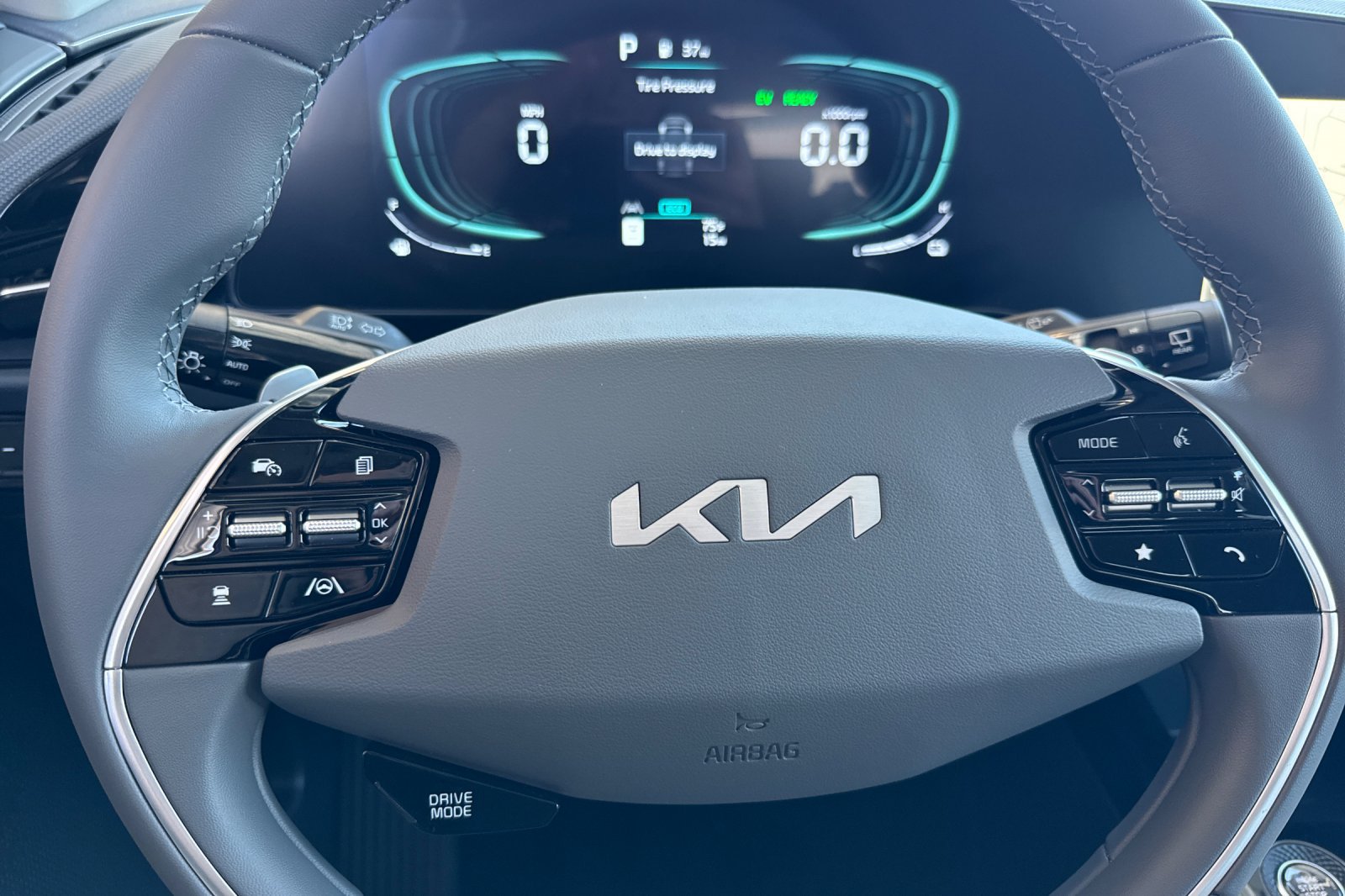 New 2026 Kia Niro EX FWD image 24