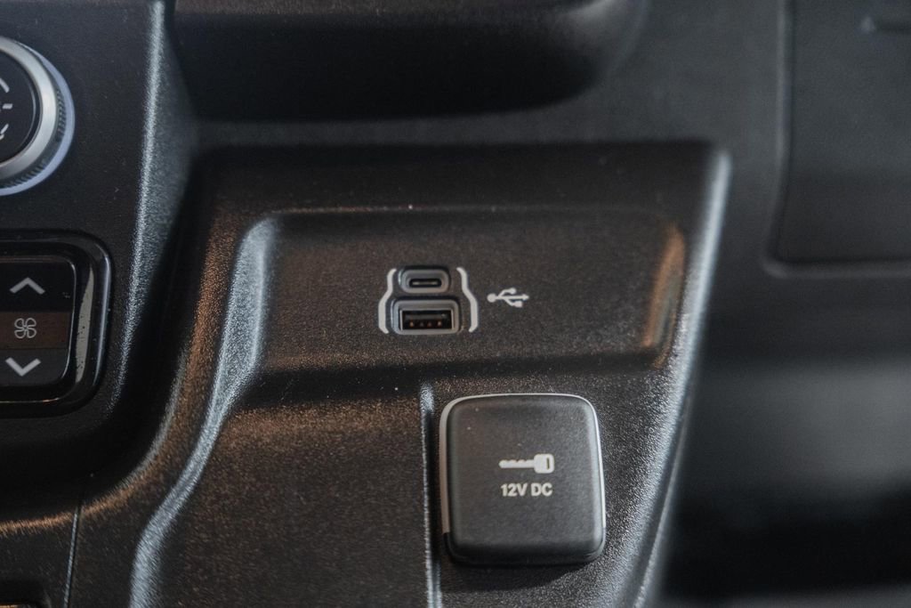 Used 2025 RAM ProMaster 2500 w/ U-Haul Equipment Group FWD image 30