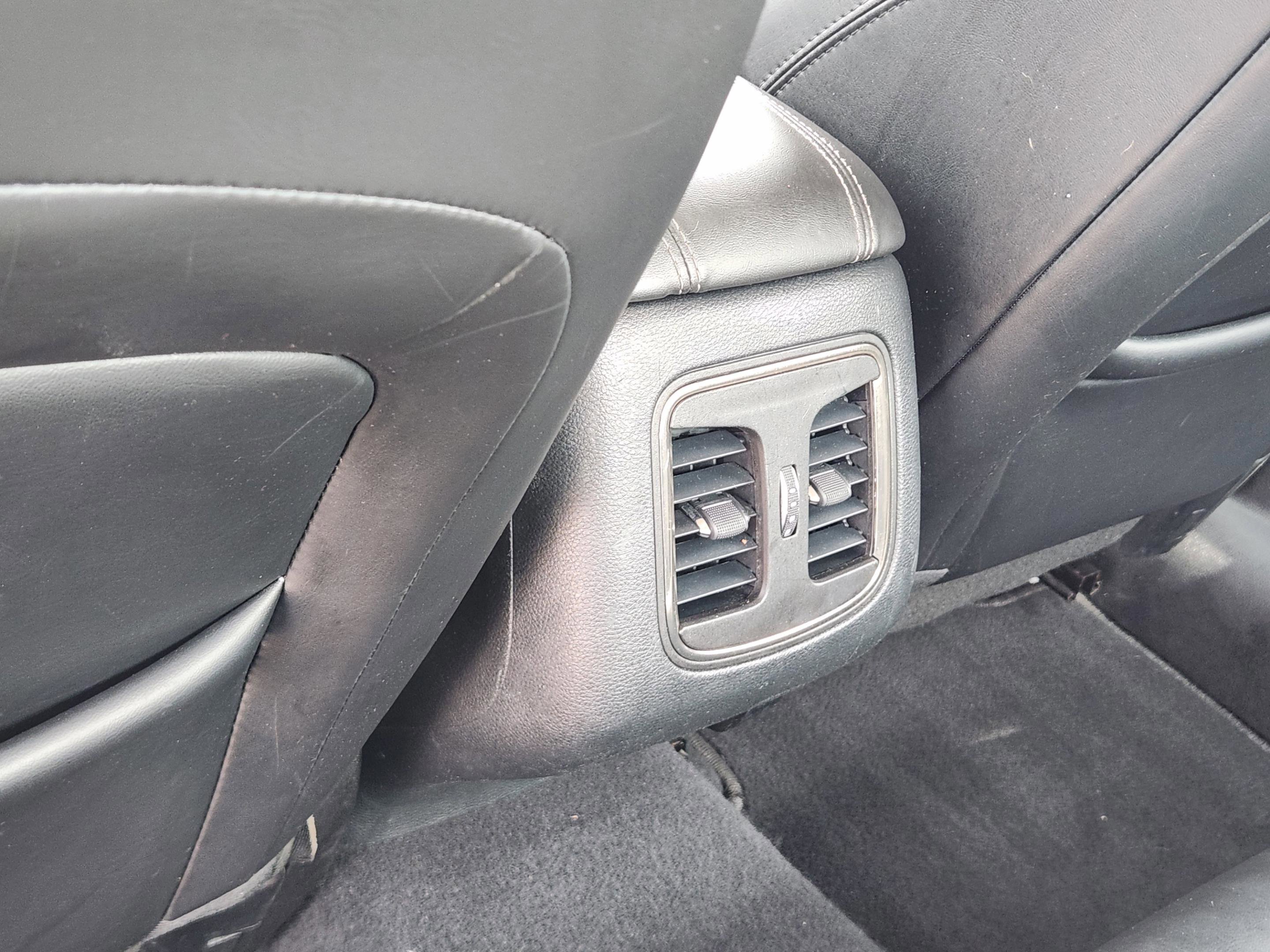 Used 2016 Chrysler 200 C w/ Premium Group image 31