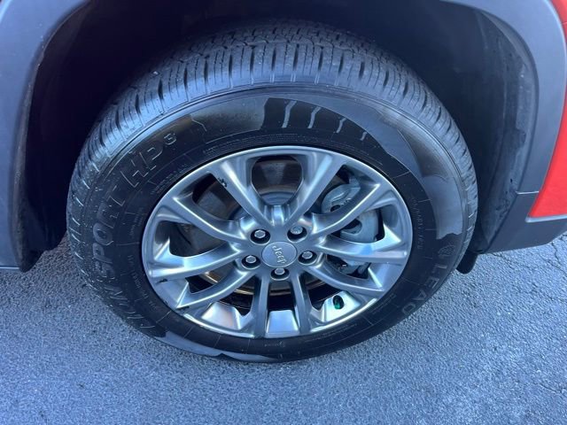 Used 2021 Jeep Cherokee Latitude Plus w/ Sun & Sound Group image 29