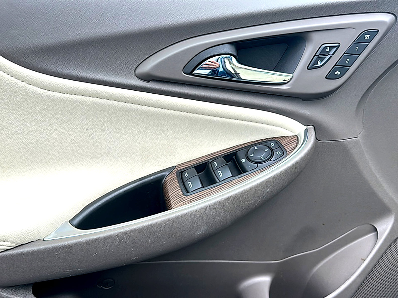 Used 2024 Chevrolet Malibu LT image 16