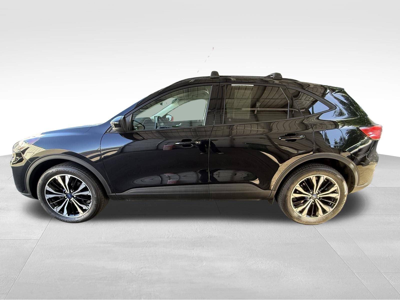 Used 2022 Ford Escape SEL w/ Technology Package AWD/4WD image 9