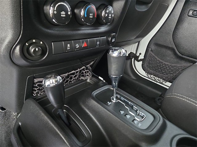 Used 2014 Jeep Wrangler Unlimited Sahara image 14