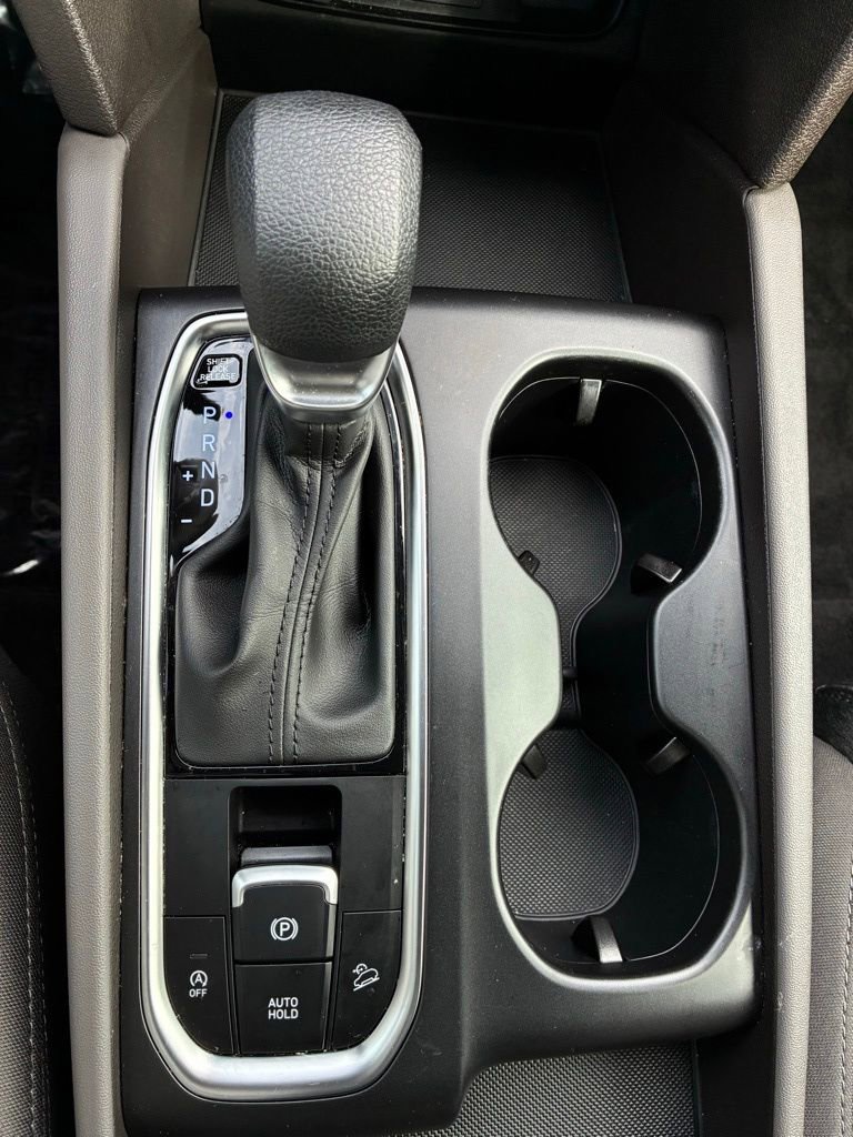 Used 2020 Hyundai Santa Fe SE image 32