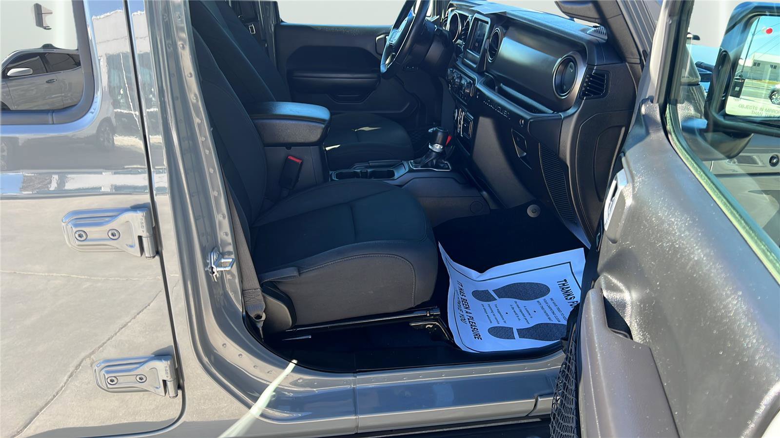 Used 2018 Jeep Wrangler Unlimited Sport S image 13