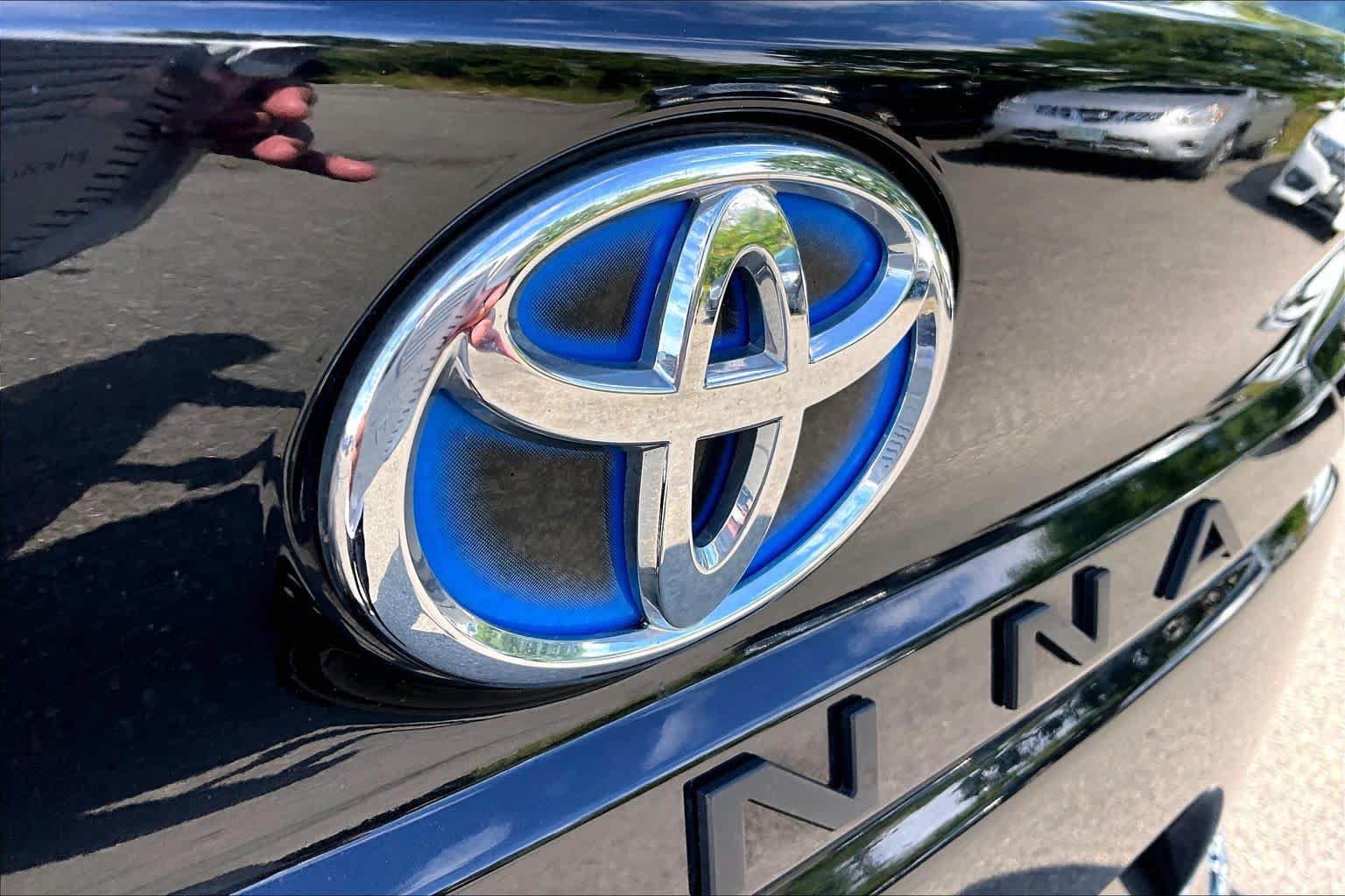 Used 2021 Toyota Sienna XLE FWD image 30