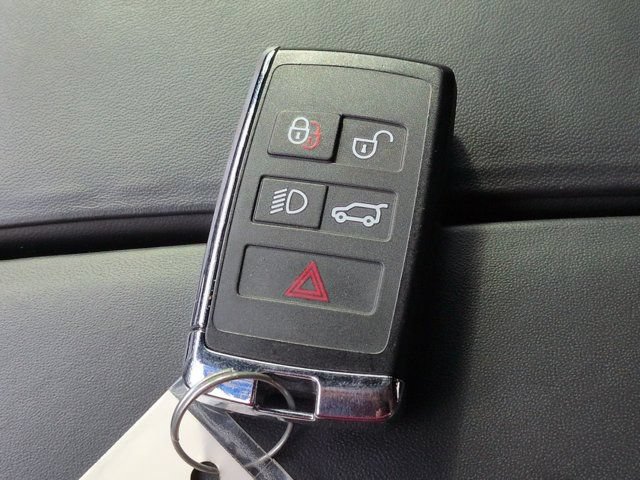 Used 2024 Land Rover Range Rover Velar Dynamic HSE AWD/4WD image 28