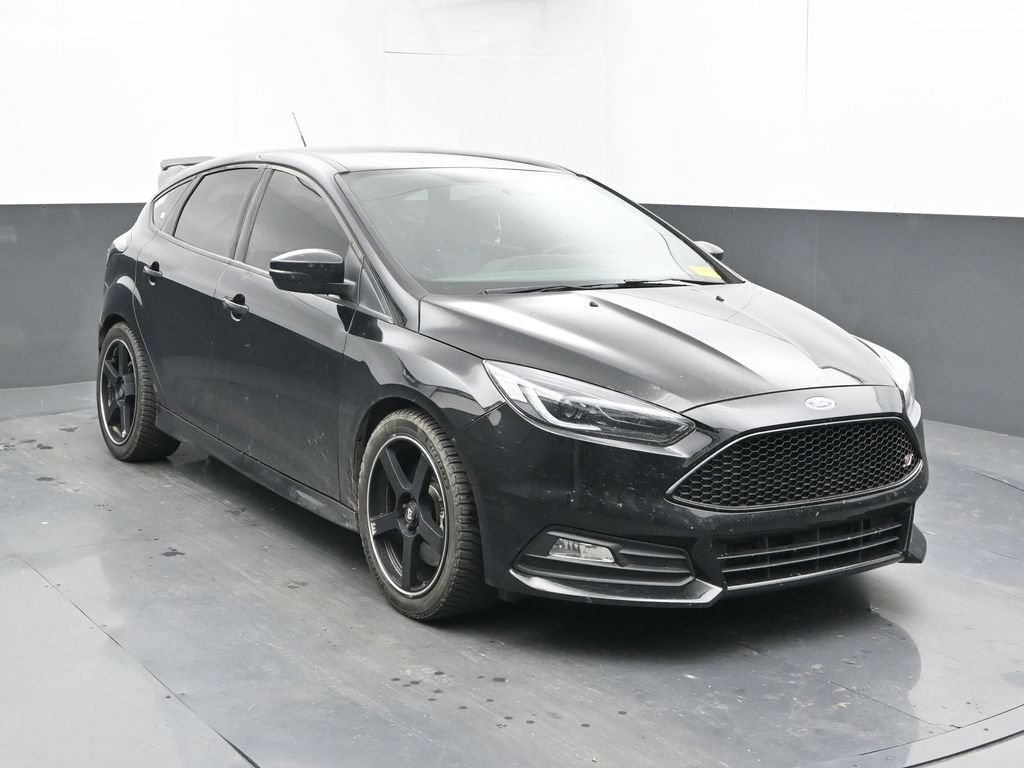 Used 2018 Ford Focus ST FWD image 6