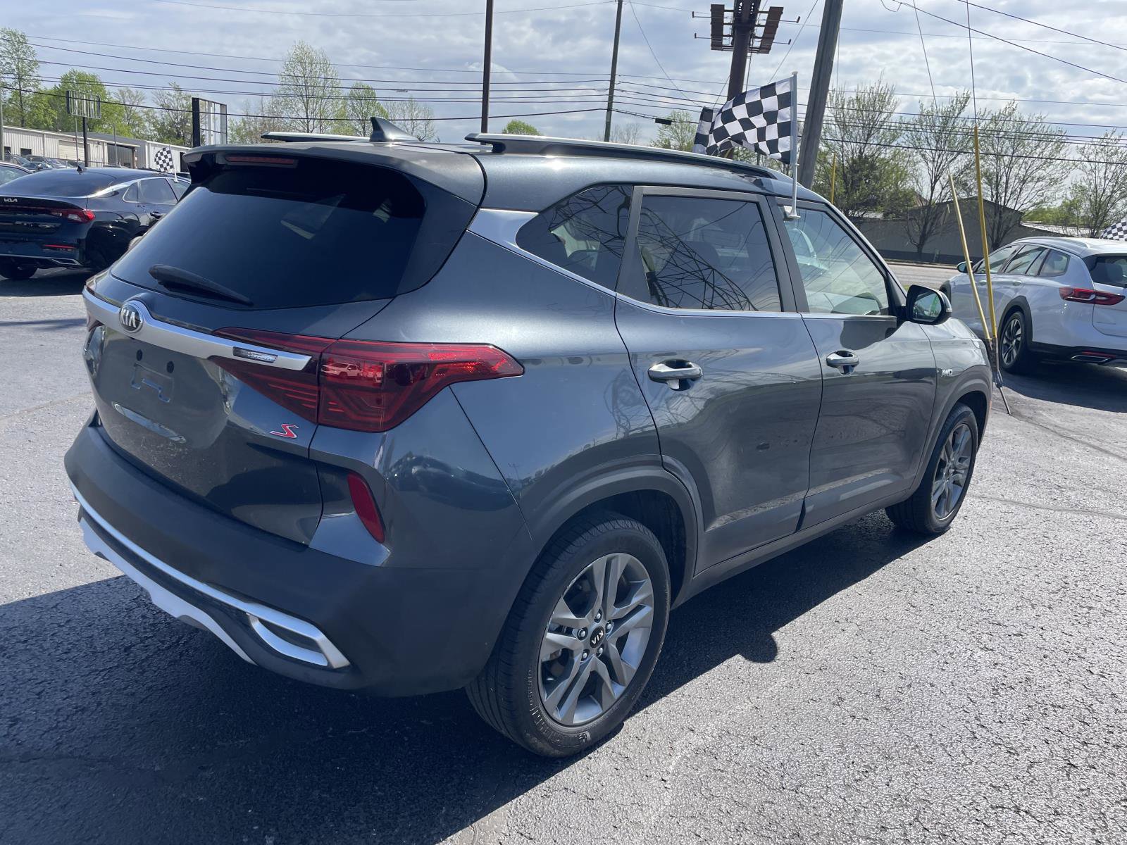 Used 2021 Kia Seltos S image 4