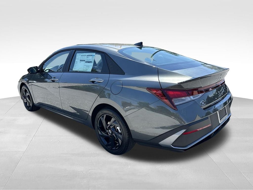 New 2026 Hyundai Elantra SEL Sport FWD image 5