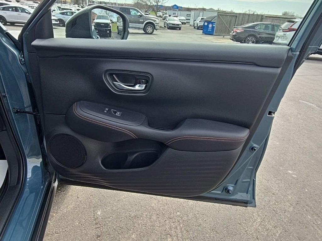 Used 2025 Honda HR-V Sport image 26