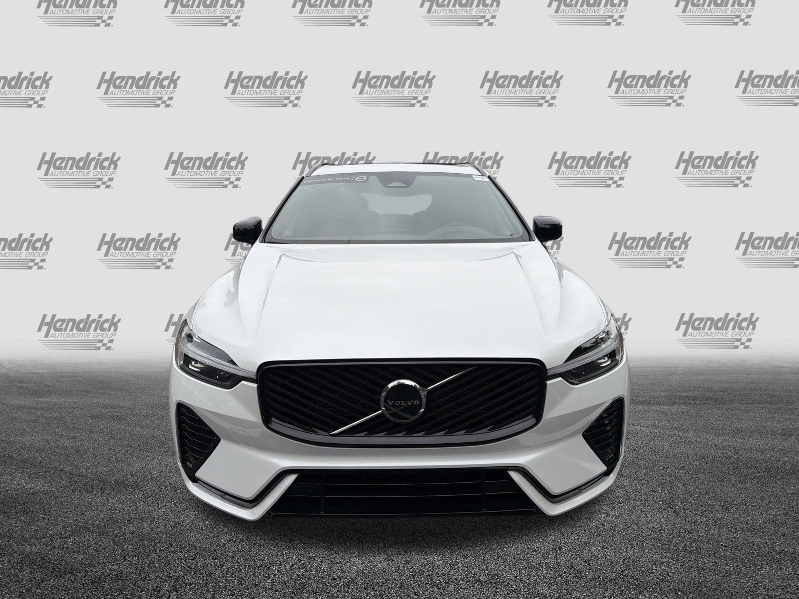 Certified 2026 Volvo XC60 B5 Core AWD/4WD image 3