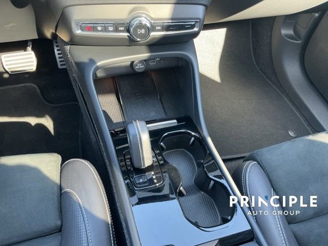 Certified 2021 Volvo XC40 P8 Recharge w/ Advanced Package image 14