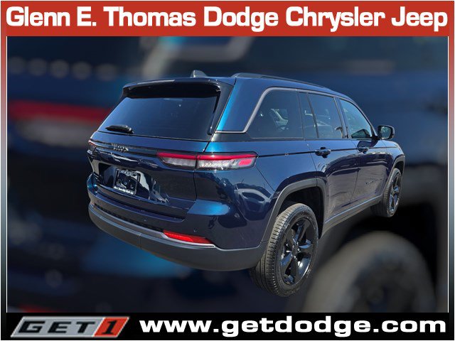 New 2026 Jeep Grand Cherokee Limited w/ Limited Altitude Package RWD image 4
