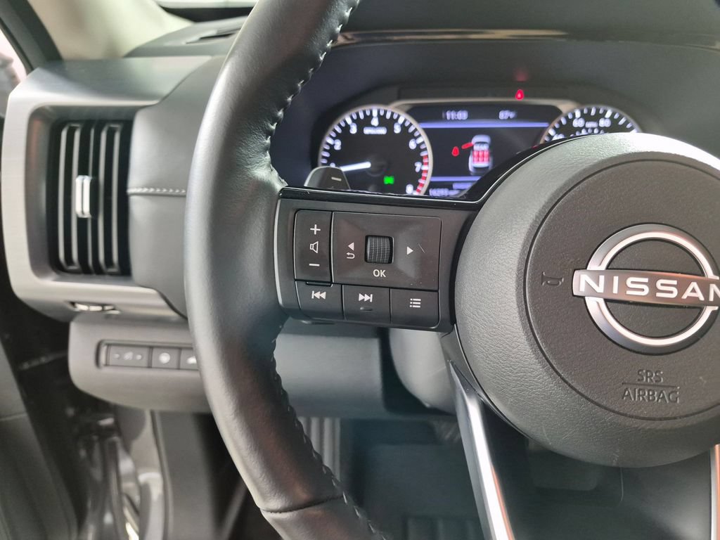 Used 2025 Nissan Pathfinder SL FWD image 14