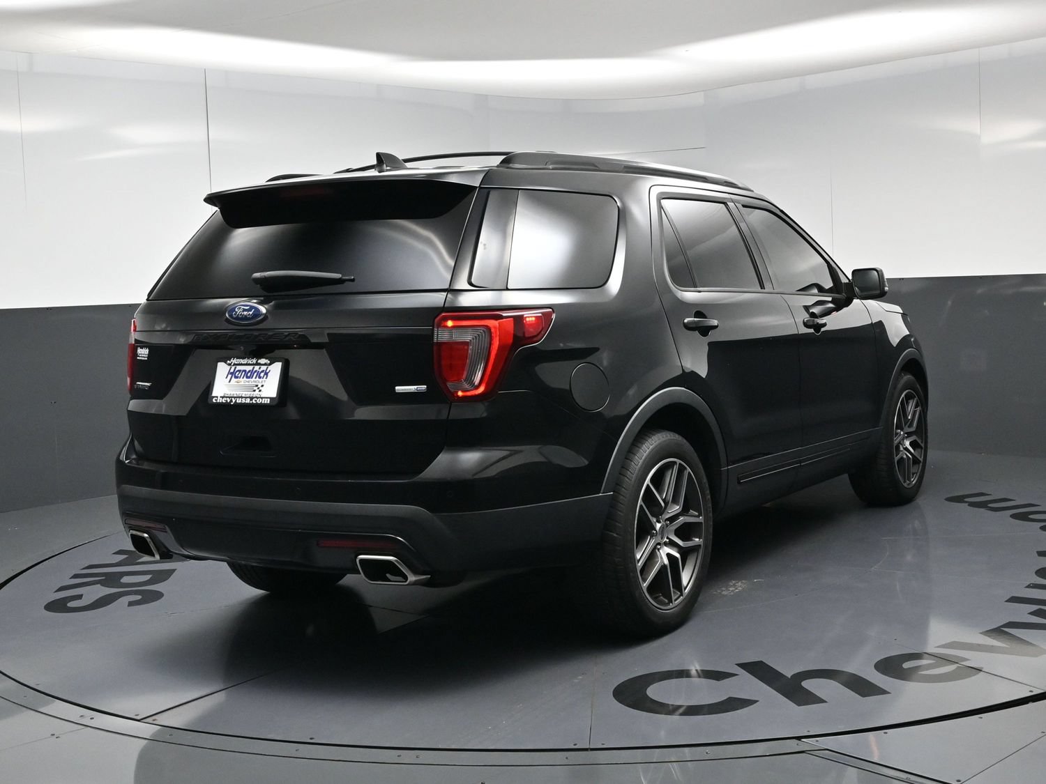 Used 2017 Ford Explorer Sport w/ Equipment Group 401A AWD/4WD image 9