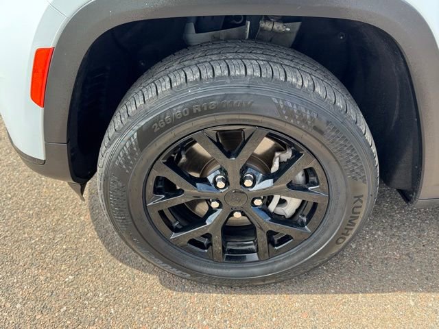 Used 2024 Jeep Grand Cherokee L Laredo image 8