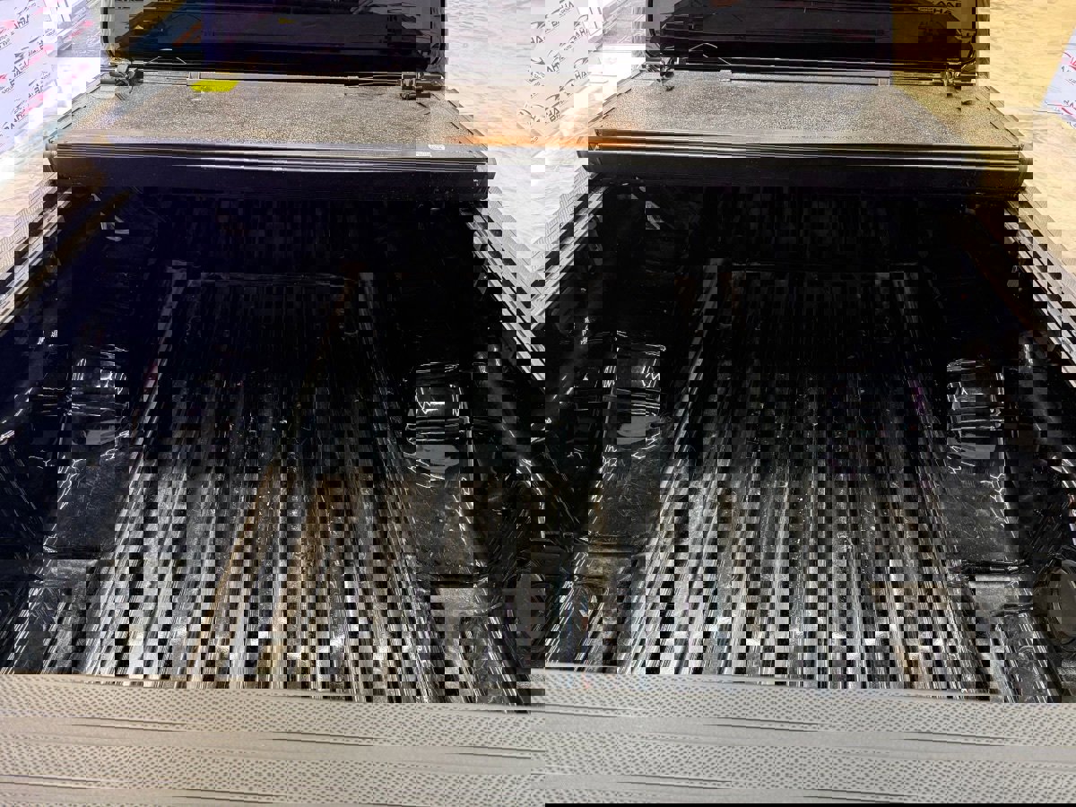 Used 2024 Nissan Frontier SV image 61