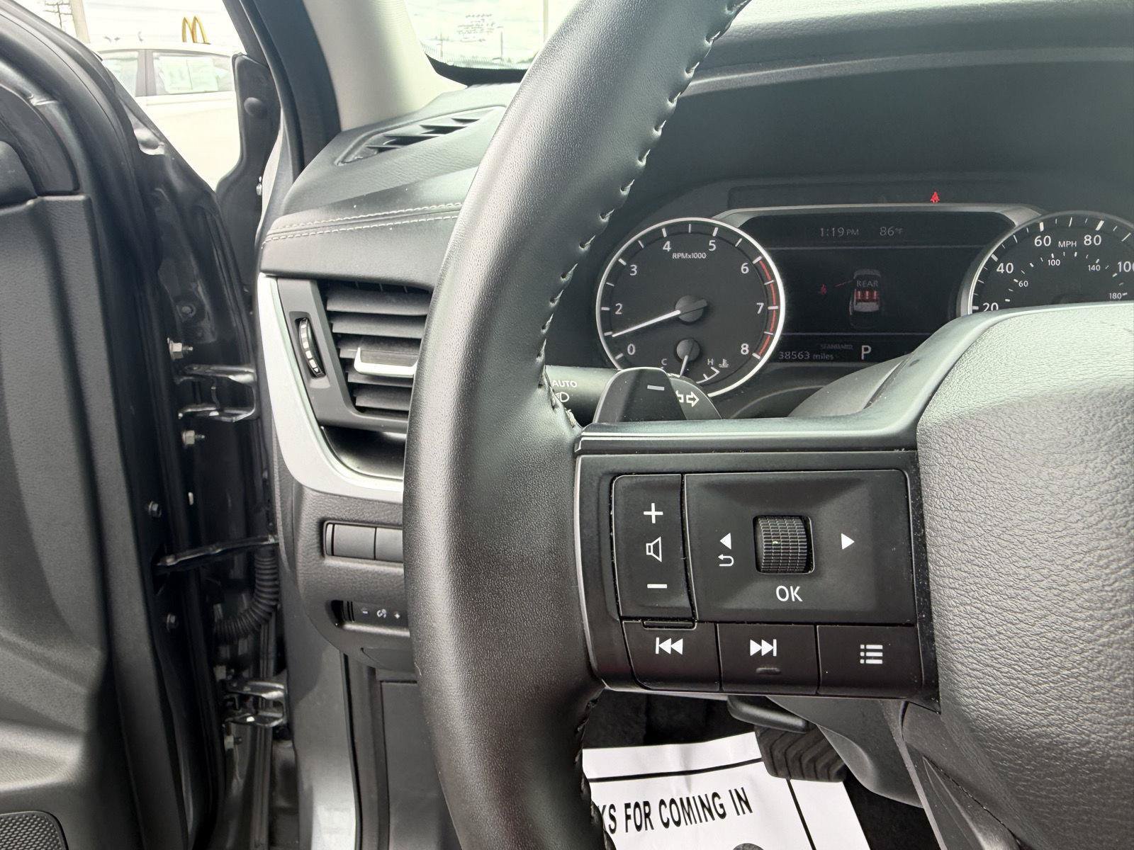 Used 2025 Nissan Rogue SV FWD image 24