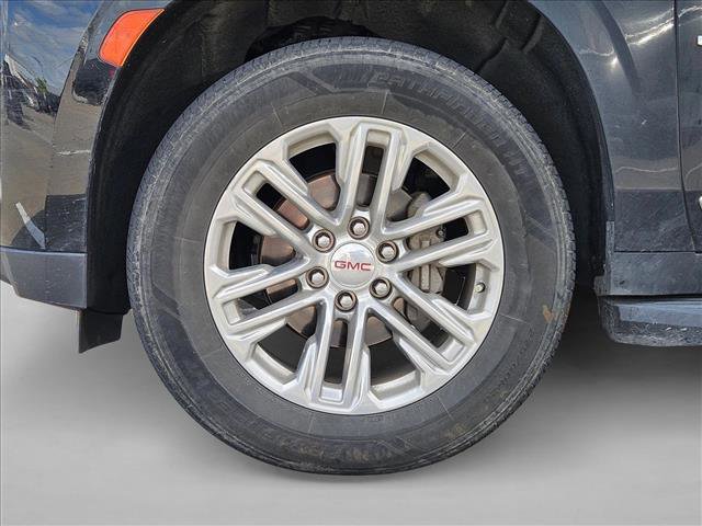 Used 2021 GMC Yukon XL SLT w/ SLT Premium Package image 16