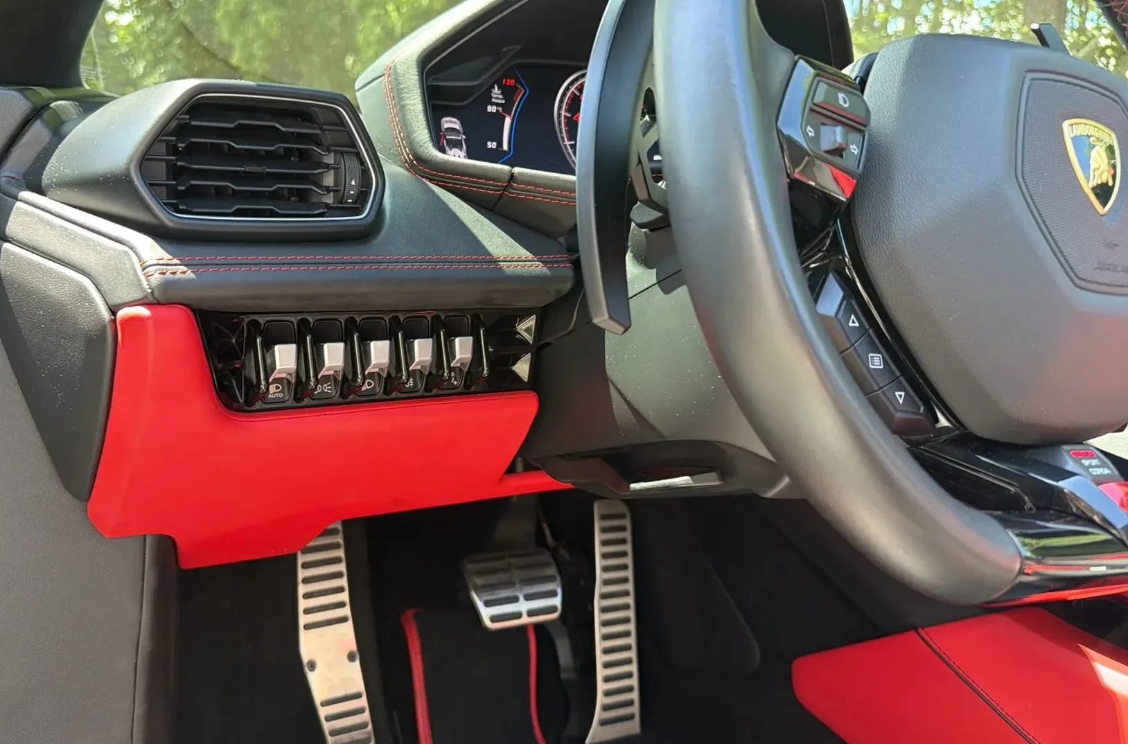 Used 2021 Lamborghini Huracan EVO RWD image 29