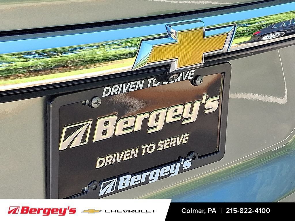 Used 2023 Chevrolet Traverse LT w/ LPO, Floor Liner Package AWD/4WD image 33