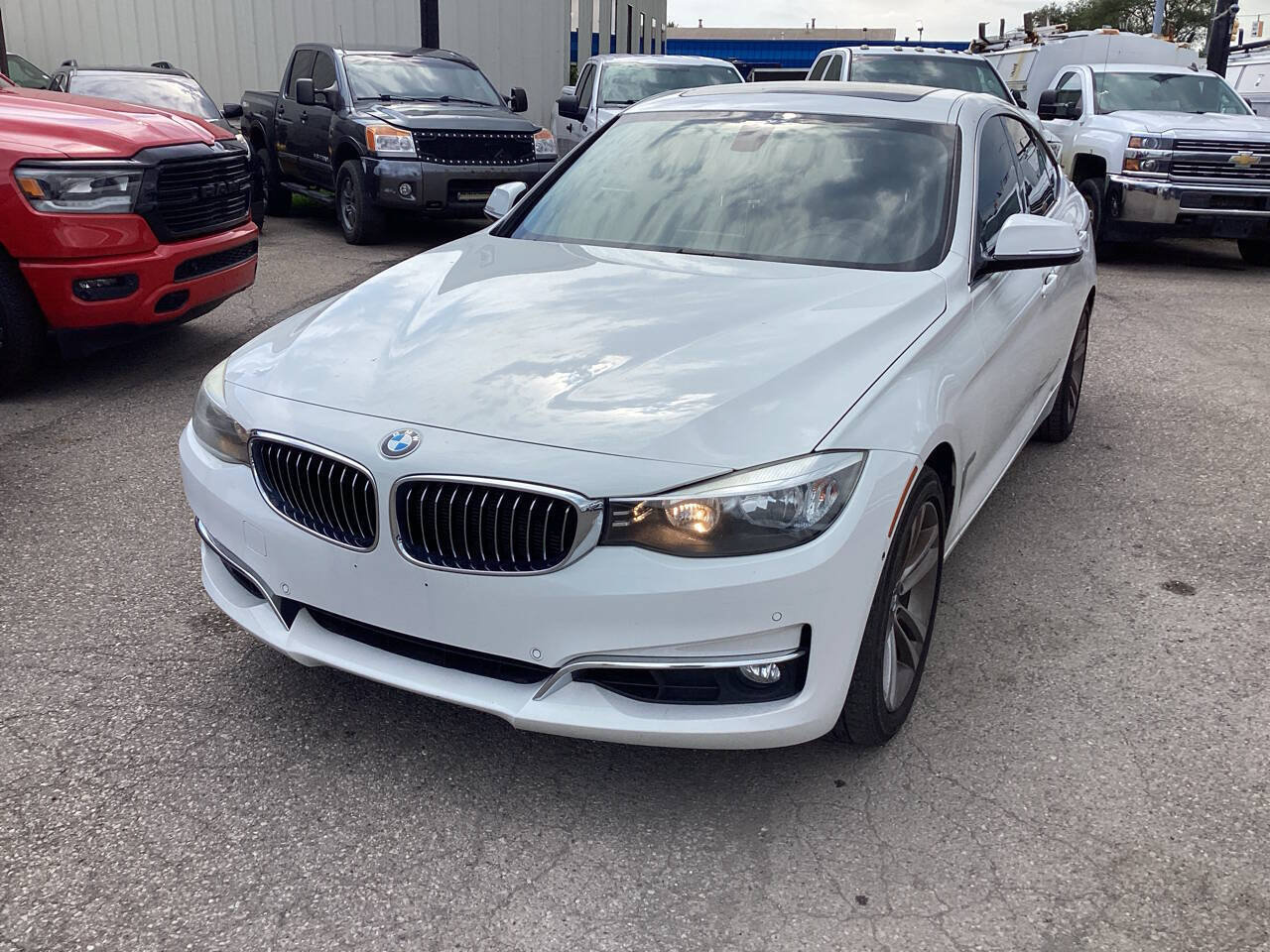 Used 2016 BMW 328i Gran Turismo xDrive AWD/4WD image 3