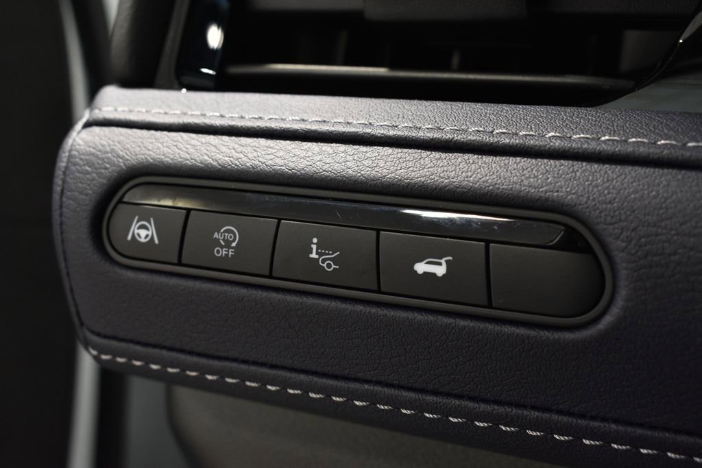 Certified 2026 INFINITI QX80 4WD w/ Sport Exterior Package image 17