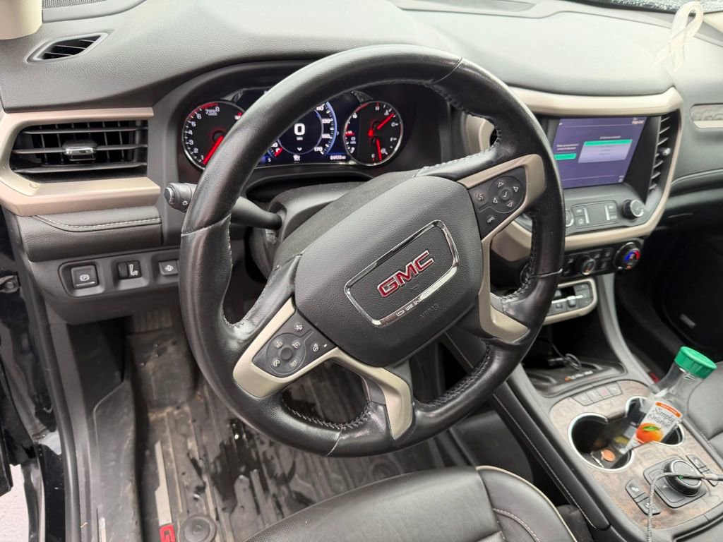 Used 2020 GMC Acadia Denali w/ Technology Package FWD image 8