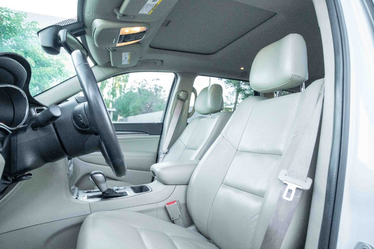 Used 2018 Jeep Grand Cherokee Limited image 10