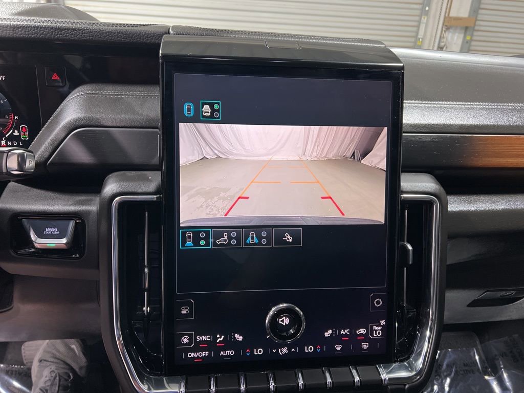 Used 2025 GMC Yukon XL Denali image 32