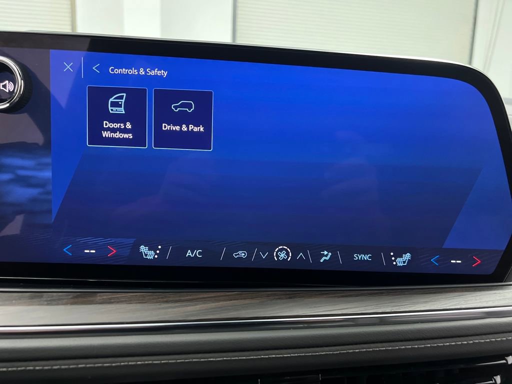 Used 2025 Chevrolet Tahoe LT image 56