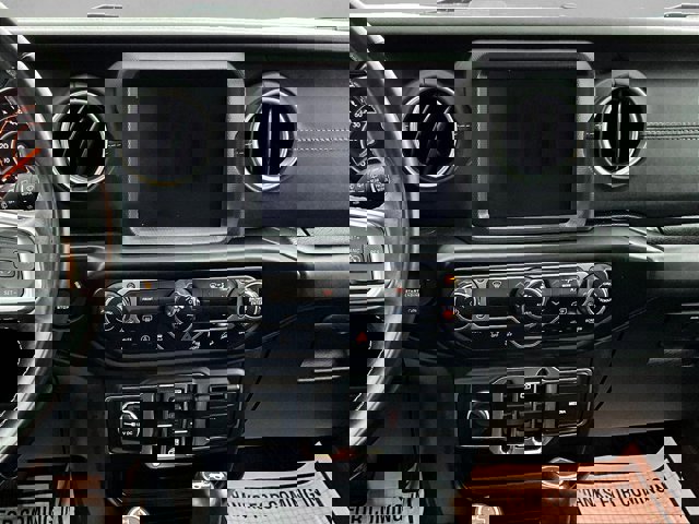 Used 2020 Jeep Wrangler Unlimited Sahara image 8