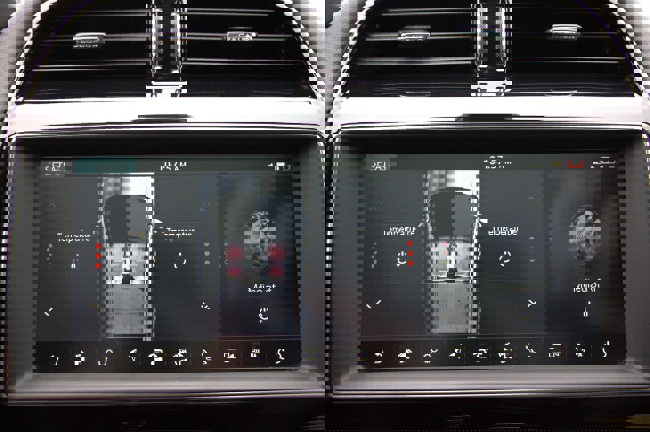 Used 2020 Jaguar F-PACE Prestige image 34