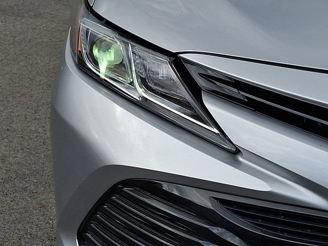 Used 2020 Toyota Camry LE image 9