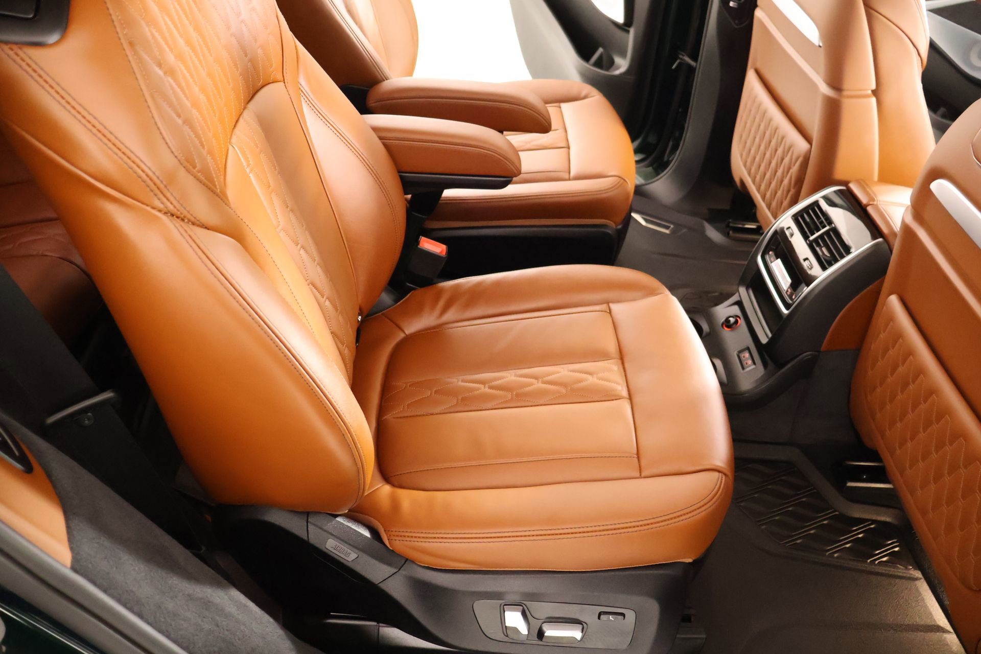 Used 2025 BMW ALPINA XB7 image 16