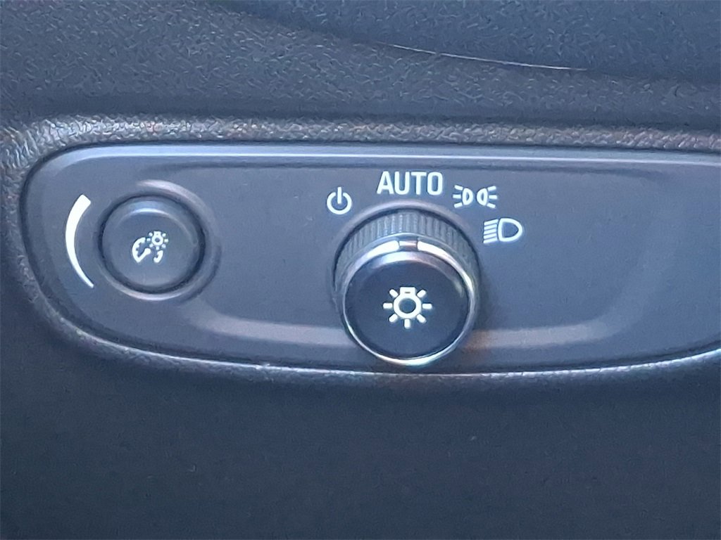 Used 2019 Chevrolet Equinox LT image 23