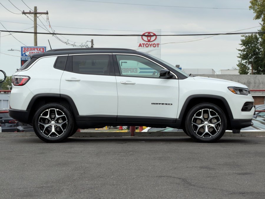 Used 2024 Jeep Compass Limited AWD/4WD image 4