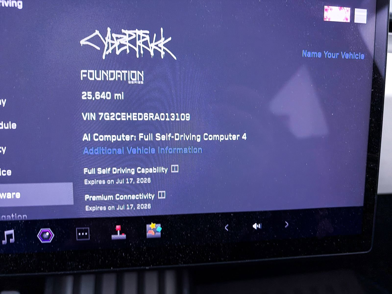 Used 2024 Tesla Cybertruck AWD Crew Cab image 26