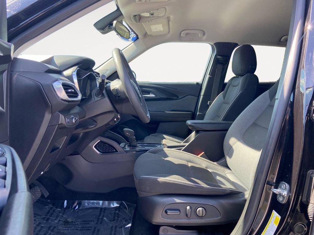 Used 2023 Chevrolet TrailBlazer LT AWD/4WD image 9