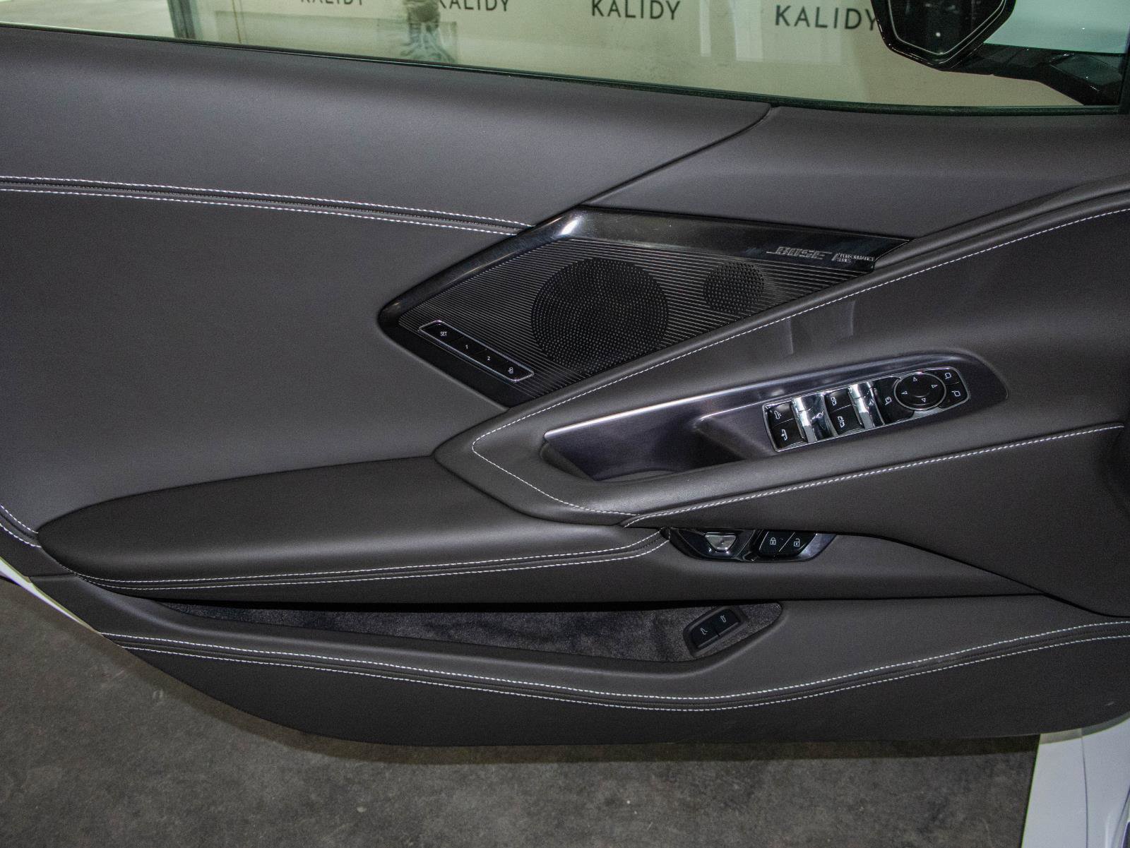 Used 2023 Chevrolet Corvette Stingray Premium Conv w/ Z51 Performance Package RWD image 9