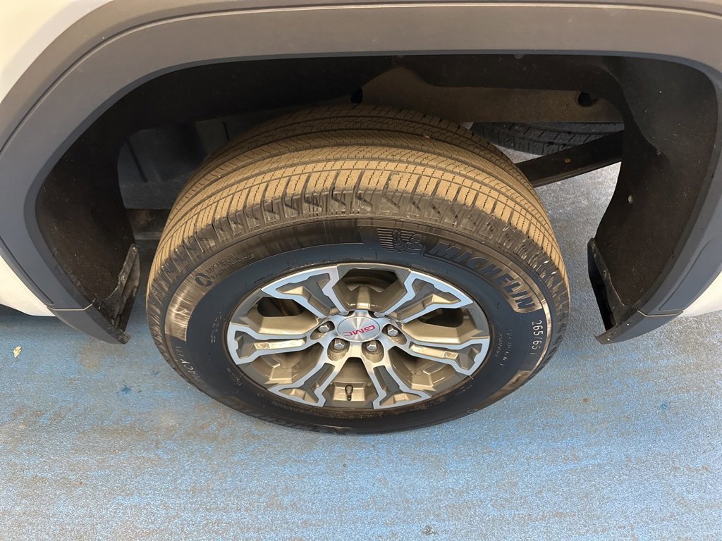 Certified 2025 GMC Sierra 1500 SLT image 17