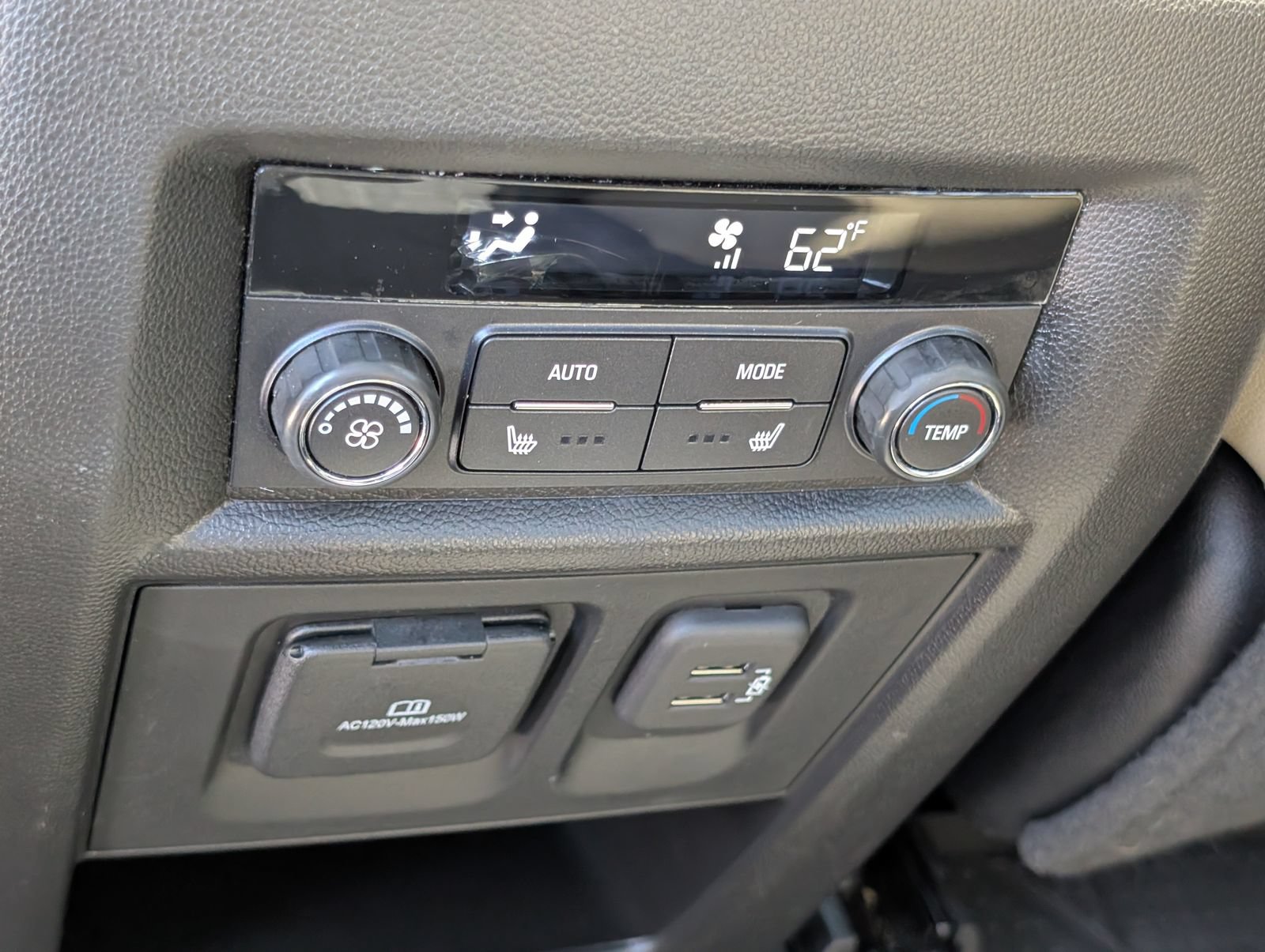Used 2023 Chevrolet Traverse Premier AWD/4WD image 19