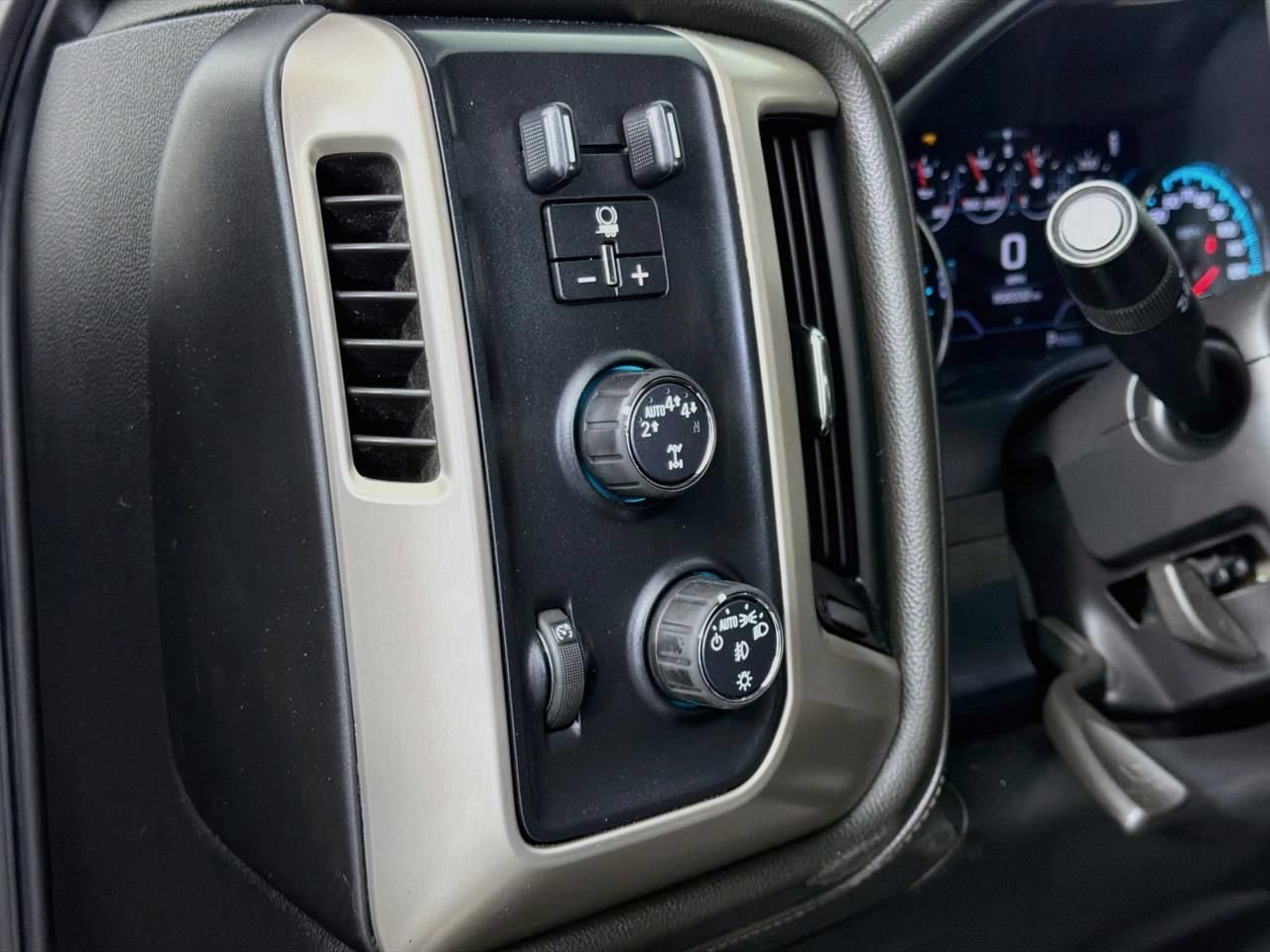 Used 2017 GMC Sierra 1500 Denali AWD/4WD image 39