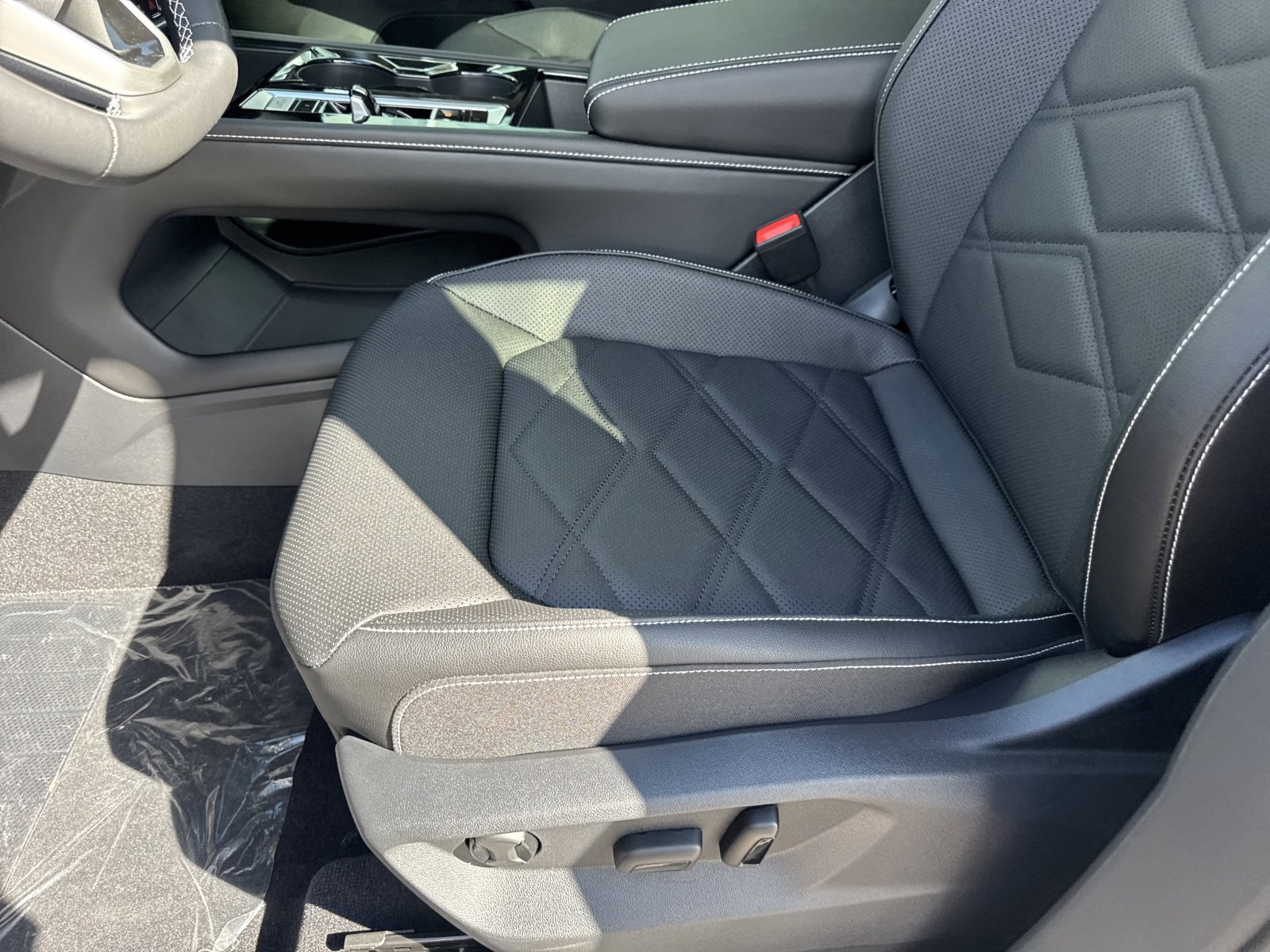 New 2026 Volkswagen Atlas SE image 15