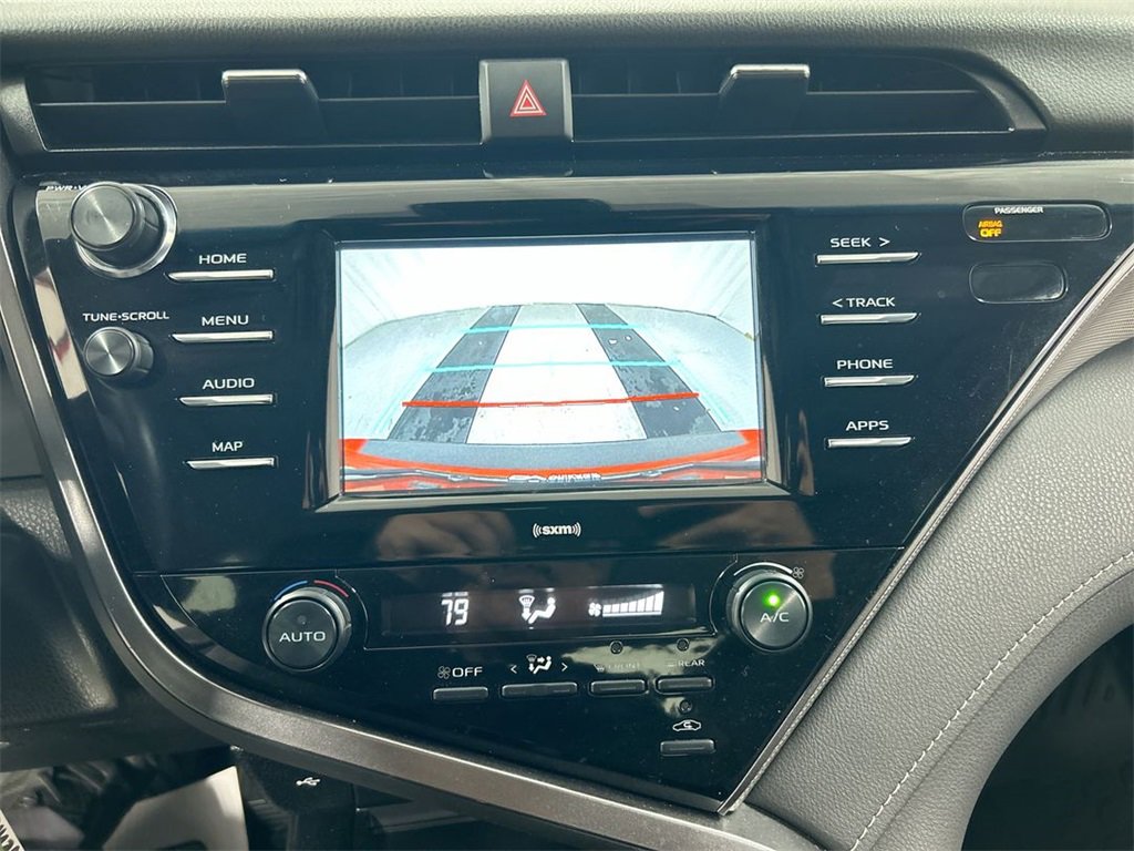 Used 2020 Toyota Camry SE image 15