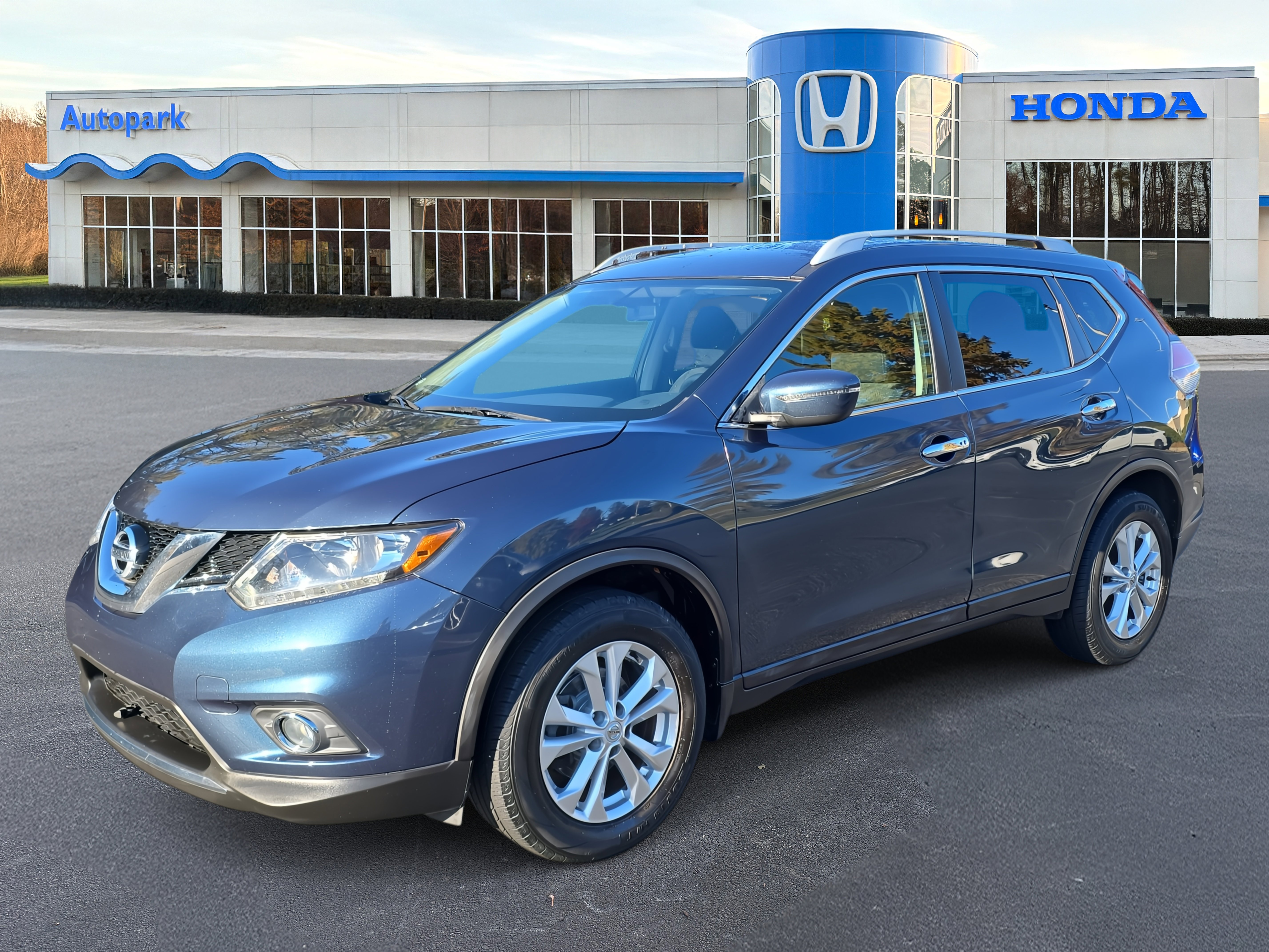 Used 2016 Nissan Rogue SV