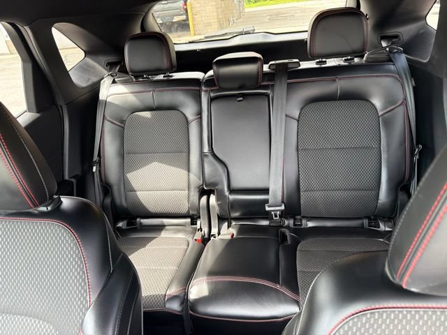 Used 2023 Ford Escape ST-Line Select AWD/4WD image 31
