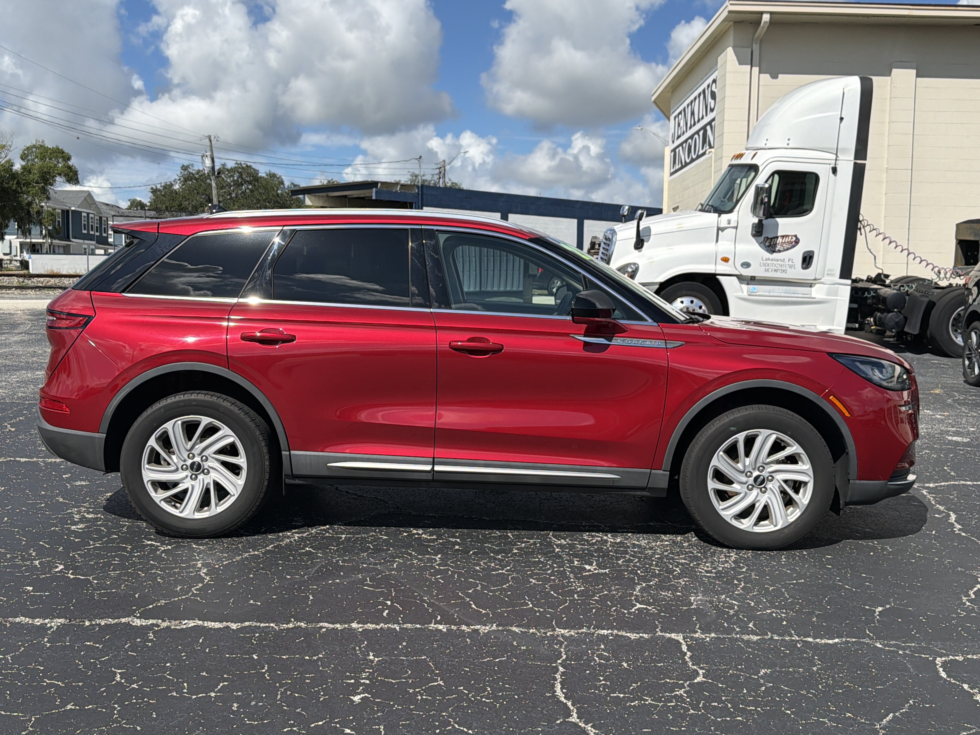 Used 2022 Lincoln Corsair FWD image 2